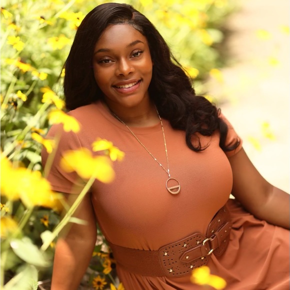 Meet your Posher, Tay - Picture 1 of 1